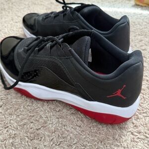 Jordan Men's Black and Red Athletic Sneakers